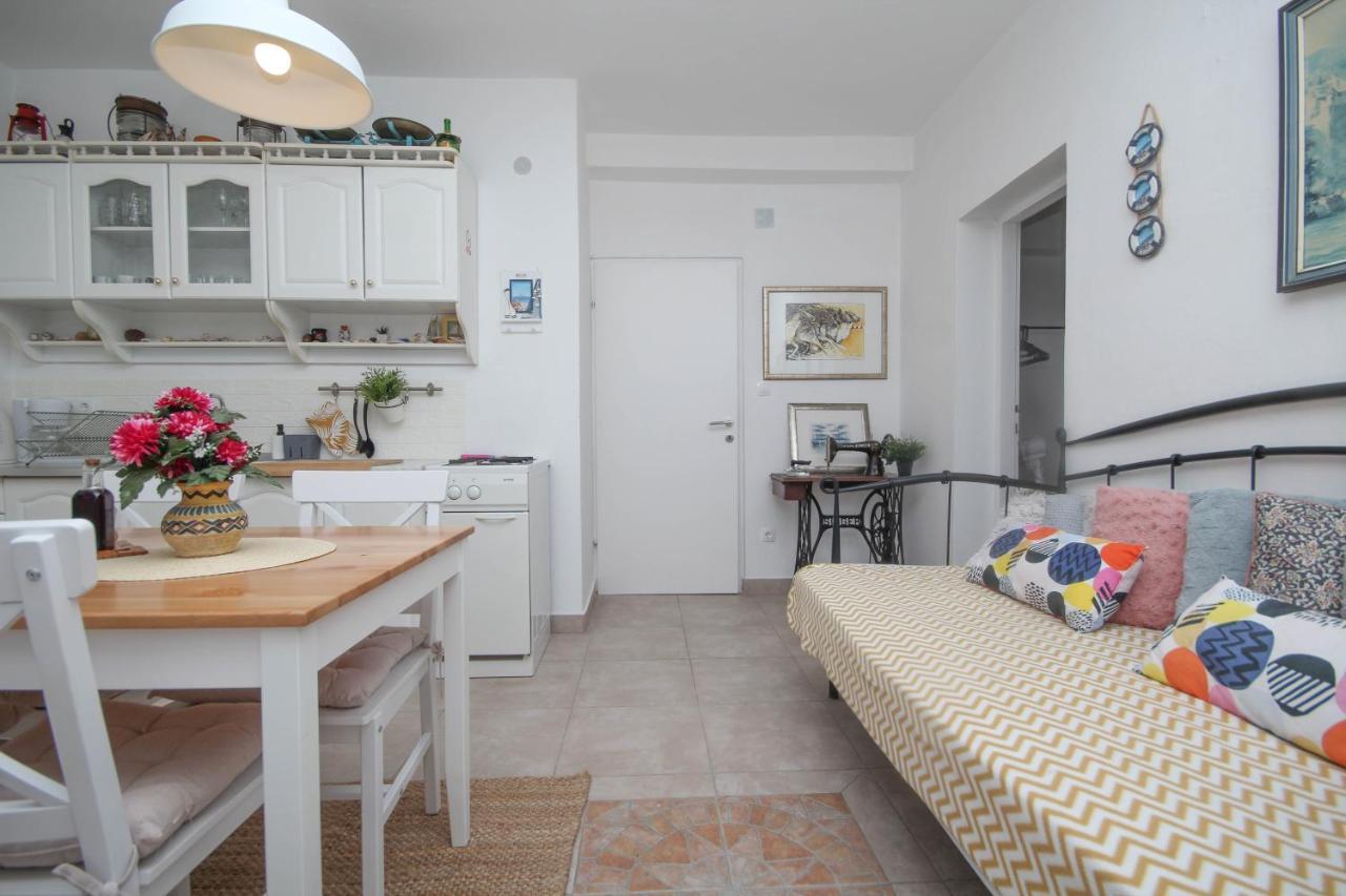 Lola'S Apartments Tribalj エクステリア 写真